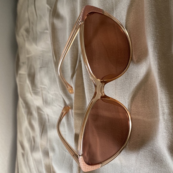 ✨Michael Kors Sunglasses: “Paige”✨ - Picture 8 of 8